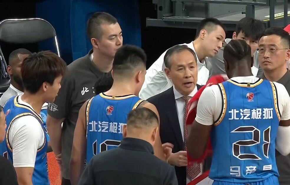 华体会体育官方网站-北京男篮阵容再补强！媒体人确定麦基加盟，NBL赛场均20分9.7篮板